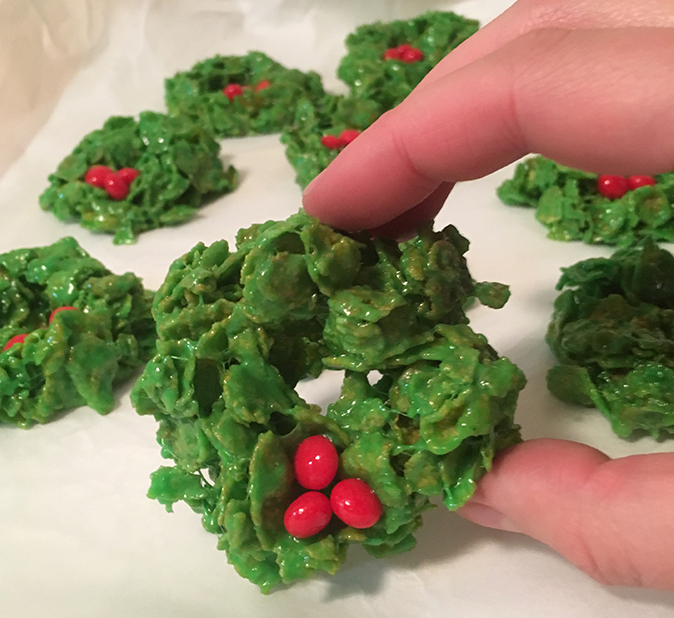cornflake-holly-wreath